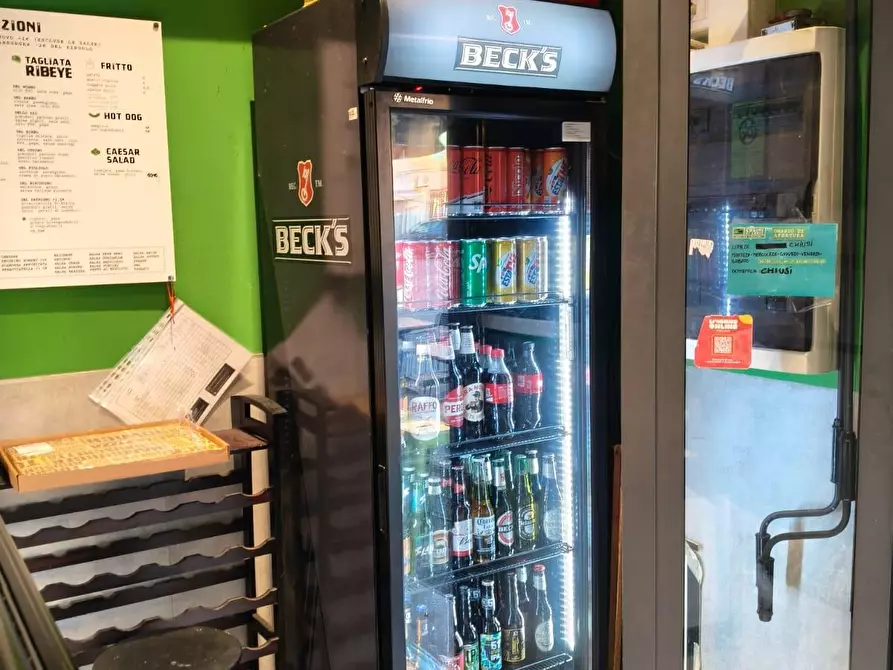 Immagine 9 di Attività commerciale in vendita  a Livorno