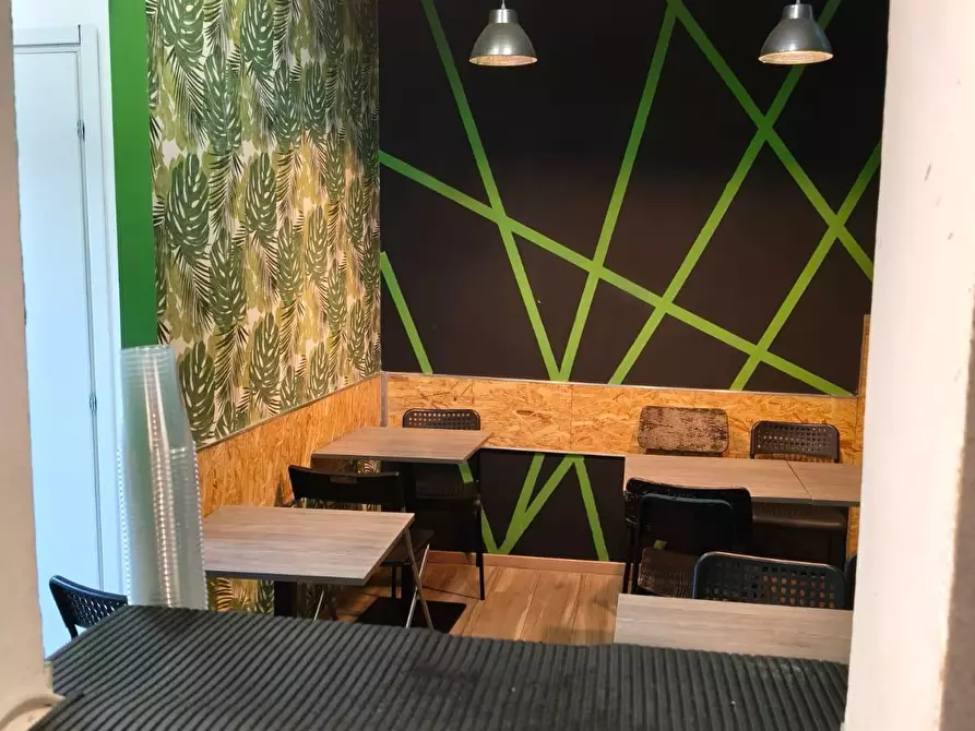 Immagine 6 di Attività commerciale in vendita  a Livorno