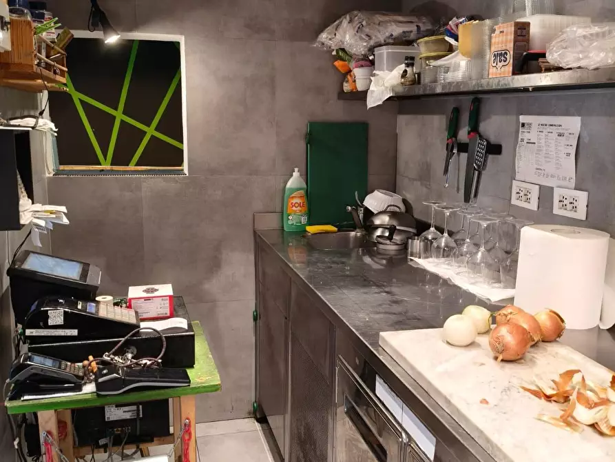 Immagine 7 di Attività commerciale in vendita  a Livorno