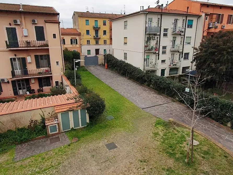 Immagine 9 di Appartamento in affitto  a Pisa