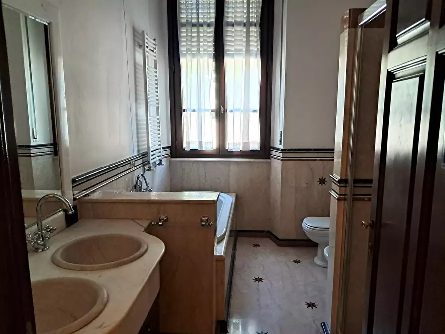 Immagine 17 di Appartamento in affitto  a Pisa