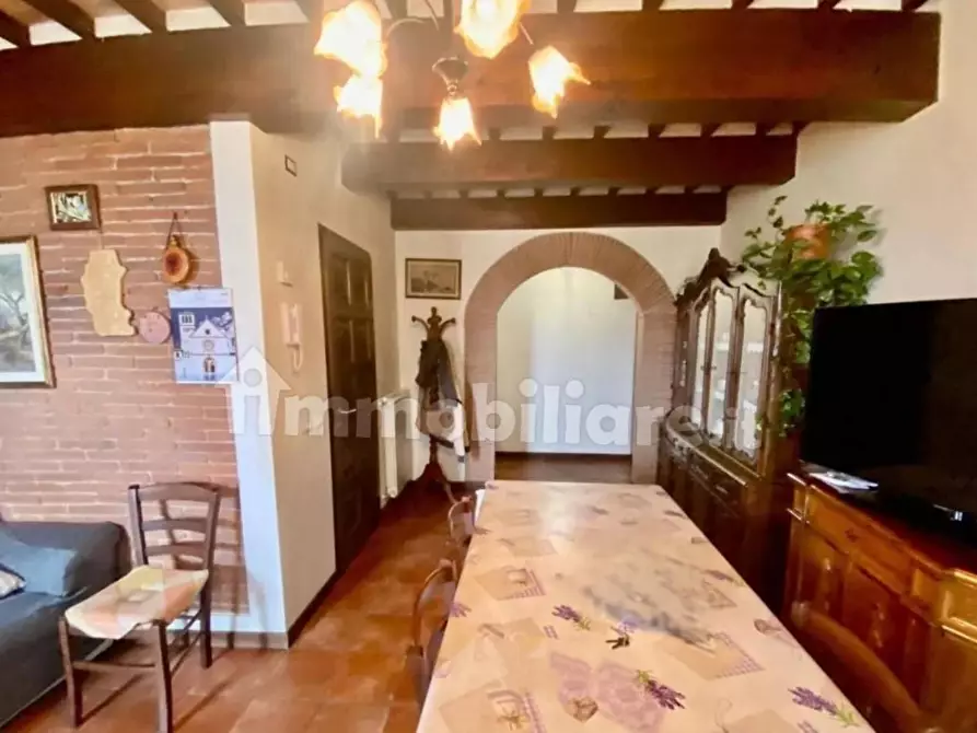 Immagine 6 di Appartamento in vendita  a Lucca