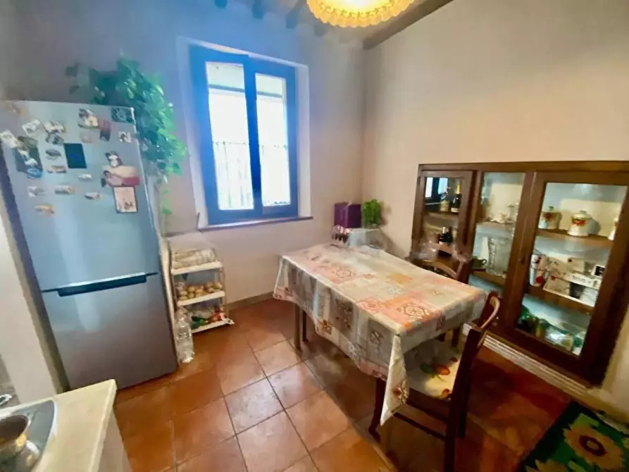 Immagine 10 di Appartamento in vendita  a Lucca