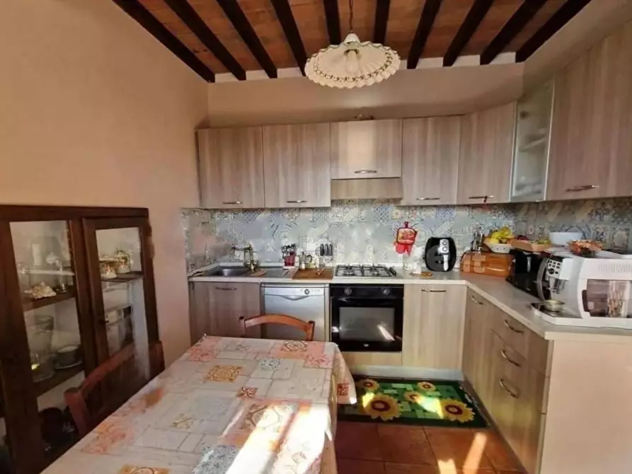 Immagine 9 di Appartamento in vendita  a Lucca