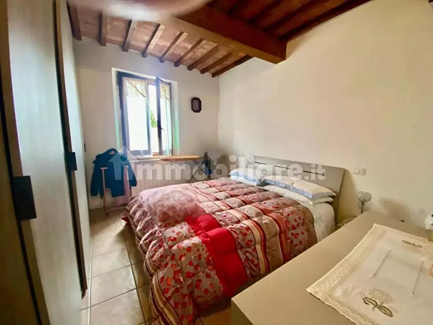 Immagine 17 di Appartamento in vendita  a Lucca