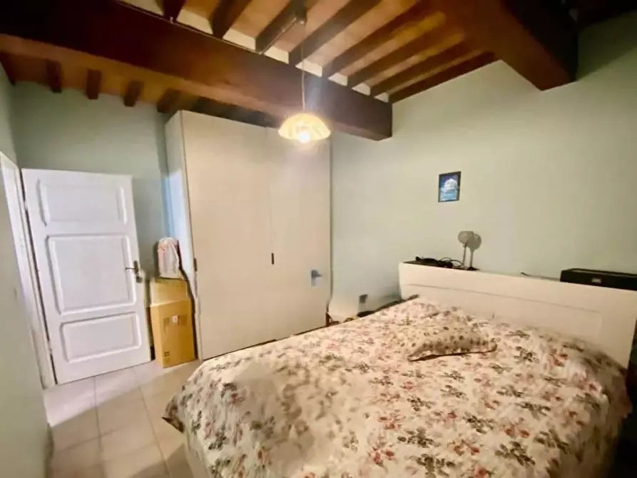 Immagine 13 di Appartamento in vendita  a Lucca