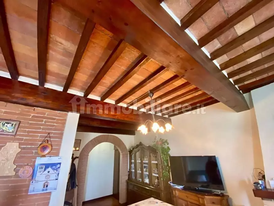 Immagine 7 di Appartamento in vendita  a Lucca