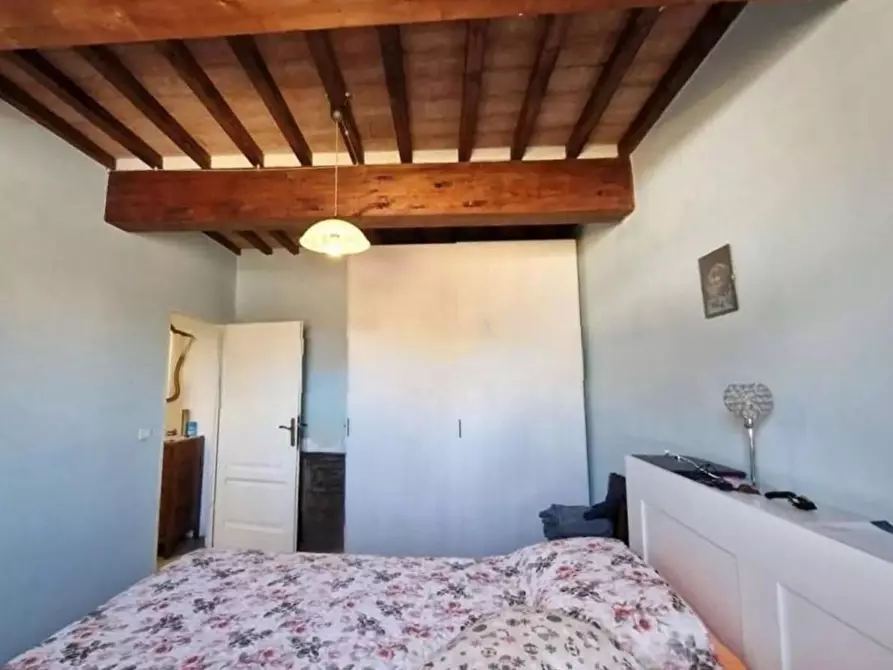 Immagine 12 di Appartamento in vendita  a Lucca