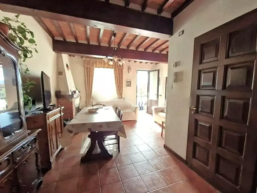 Immagine 8 di Appartamento in vendita  a Lucca