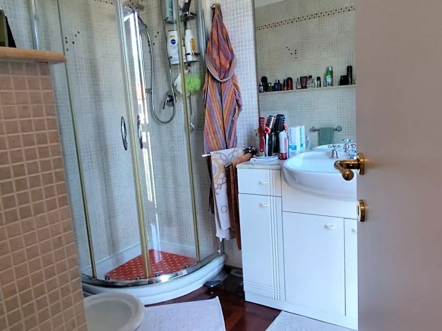 Immagine 40 di Villetta a schiera in vendita  a Calci