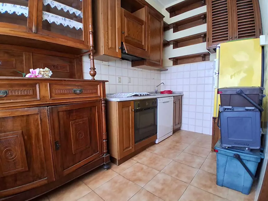 Immagine 6 di Appartamento in vendita  a Lucca