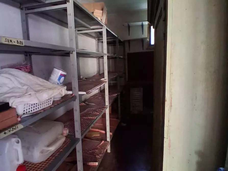 Immagine 27 di Appartamento in vendita  a Lucca