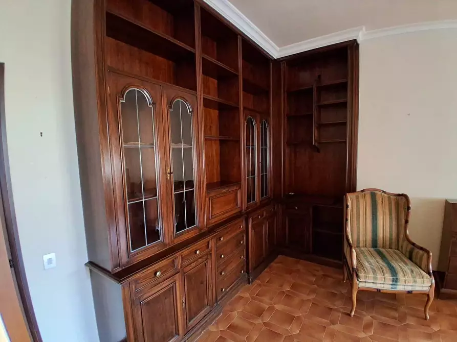 Immagine 2 di Appartamento in vendita  a Lucca