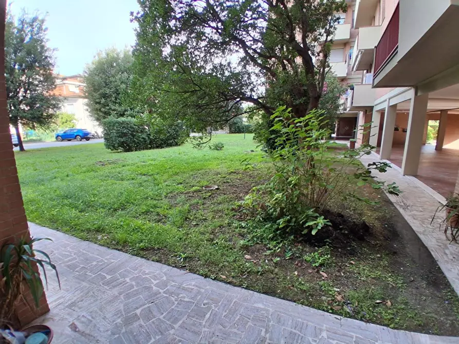 Immagine 26 di Appartamento in vendita  a Lucca