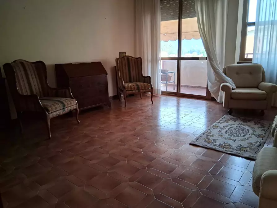Immagine 3 di Appartamento in vendita  a Lucca