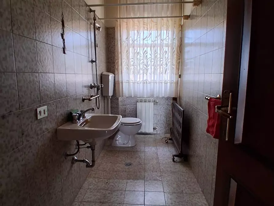 Immagine 22 di Appartamento in vendita  a Lucca