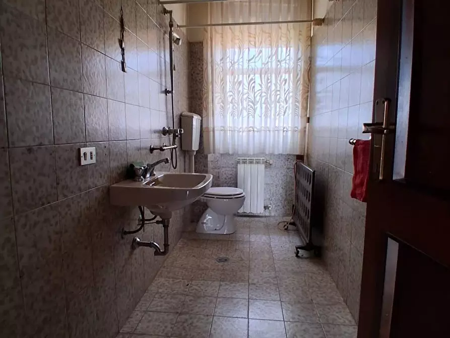 Immagine 23 di Appartamento in vendita  a Lucca