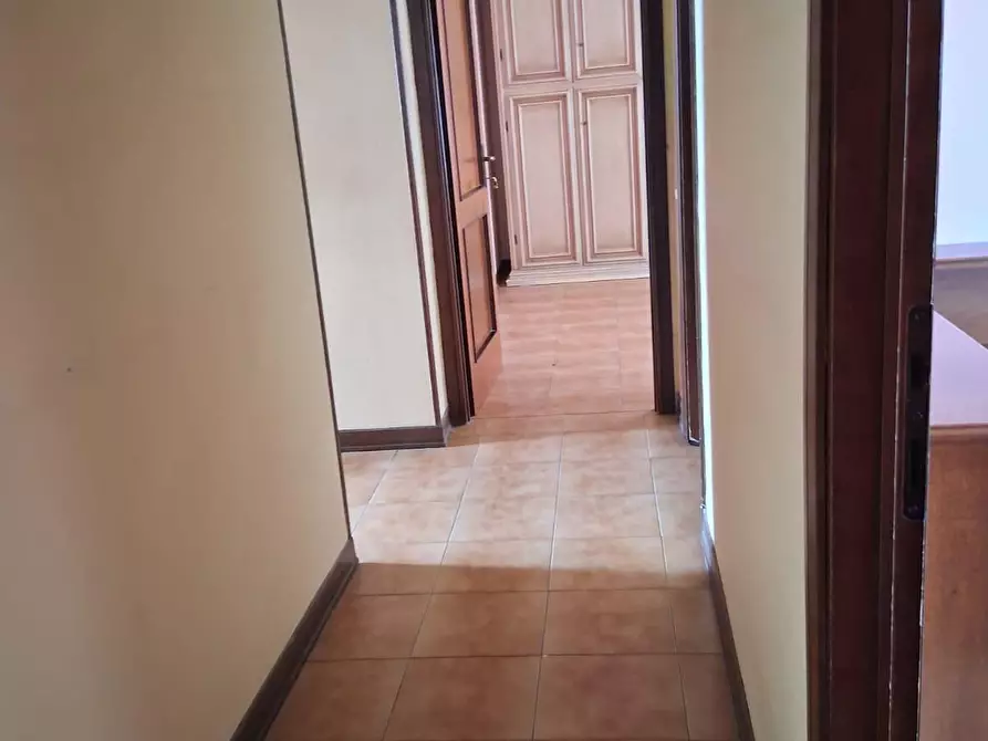 Immagine 13 di Appartamento in vendita  a Lucca