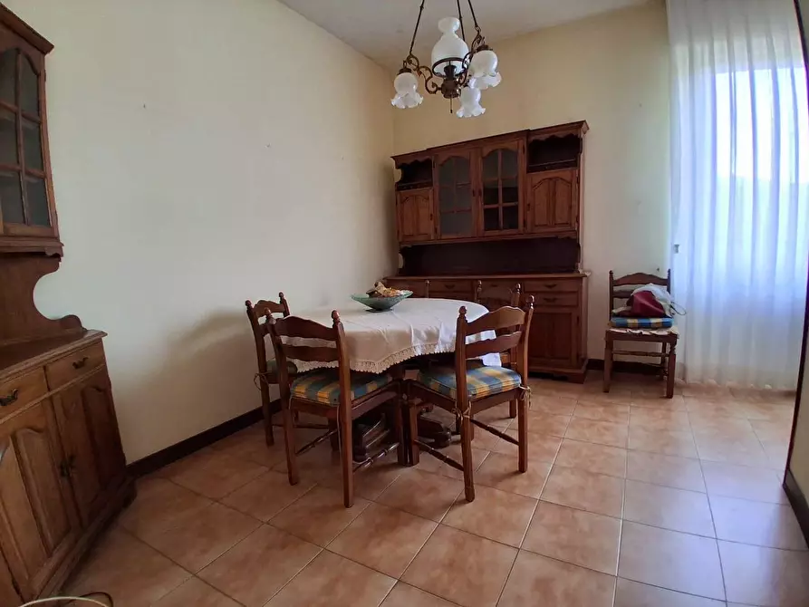 Immagine 10 di Appartamento in vendita  a Lucca