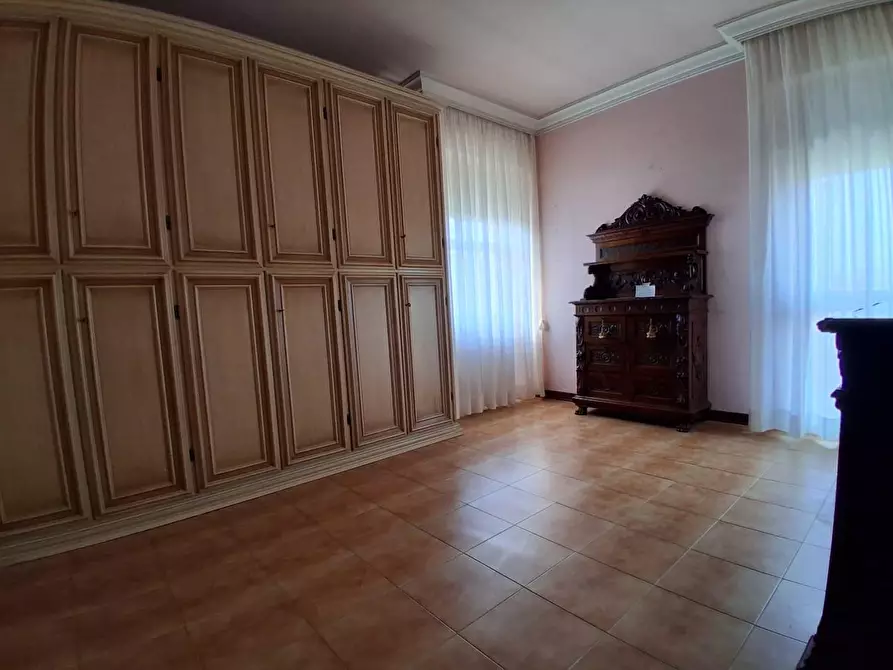 Immagine 12 di Appartamento in vendita  a Lucca