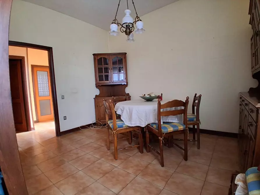 Immagine 9 di Appartamento in vendita  a Lucca