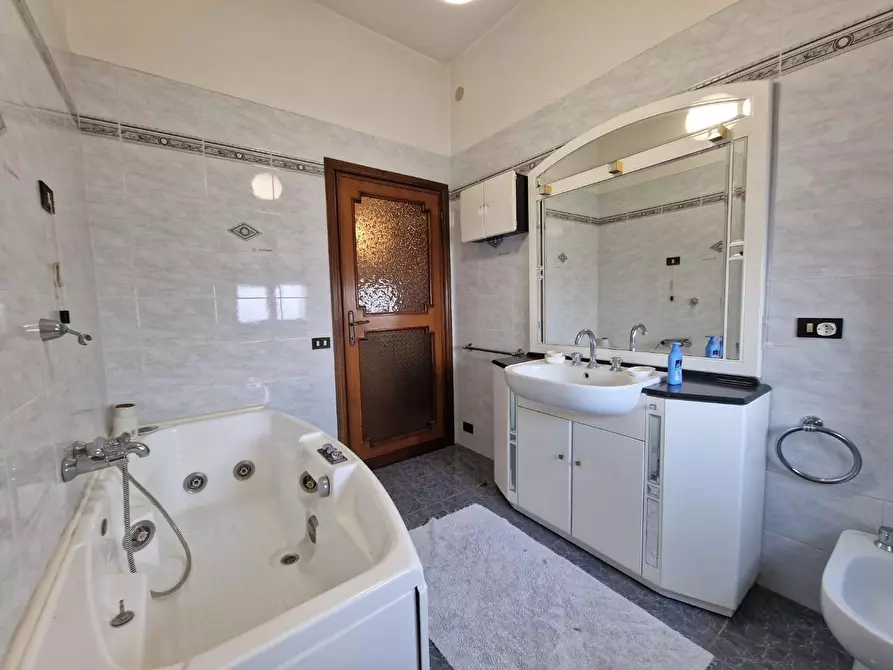 Immagine 28 di Casa semindipendente in vendita  a Crespina Lorenzana