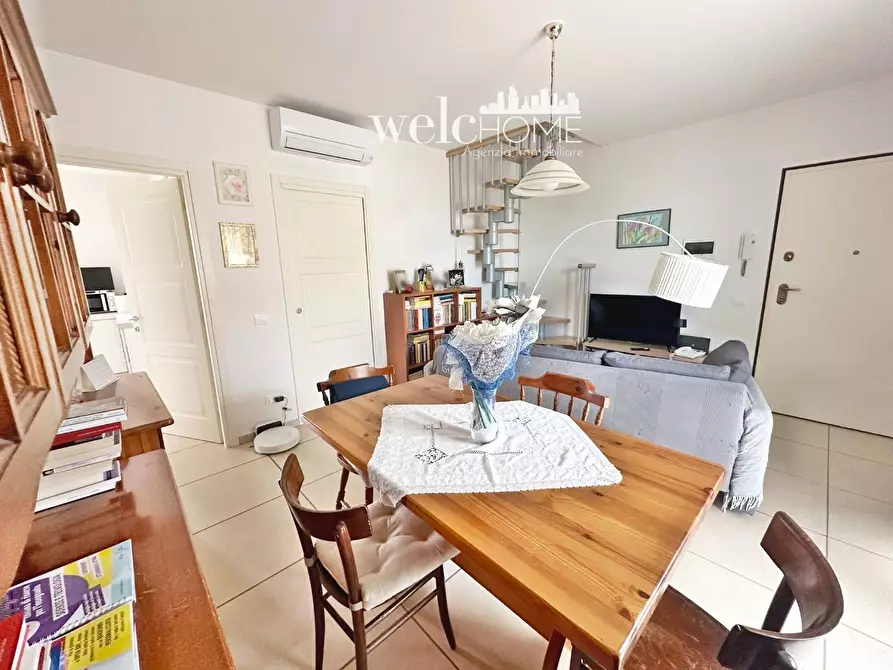 Immagine 1 di Appartamento in vendita  a Campi Bisenzio