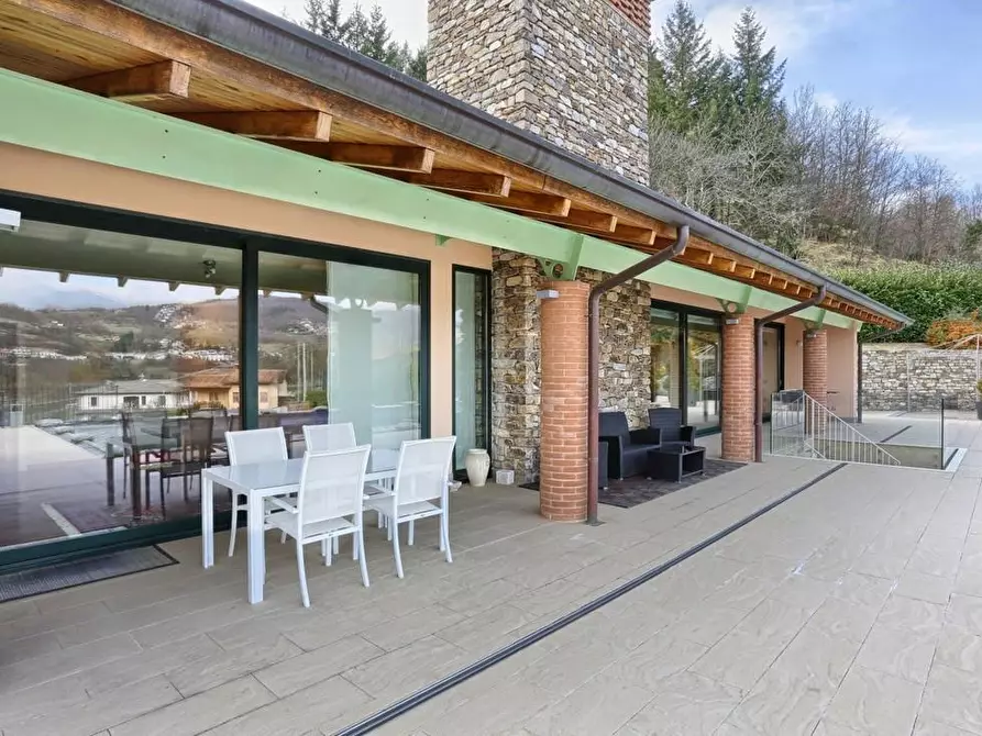 Immagine 6 di Villa in vendita  a Piazza Al Serchio