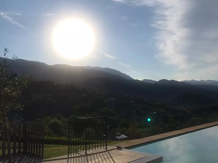 Immagine 18 di Villa in vendita  a Piazza Al Serchio