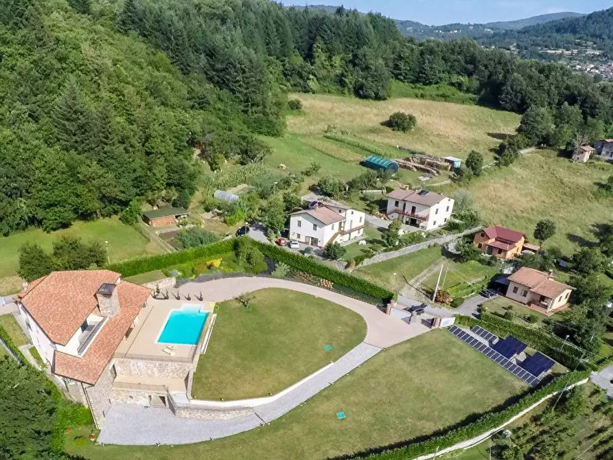 Immagine 25 di Villa in vendita  a Piazza Al Serchio