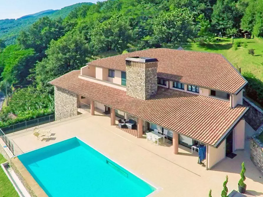 Immagine 31 di Villa in vendita  a Piazza Al Serchio