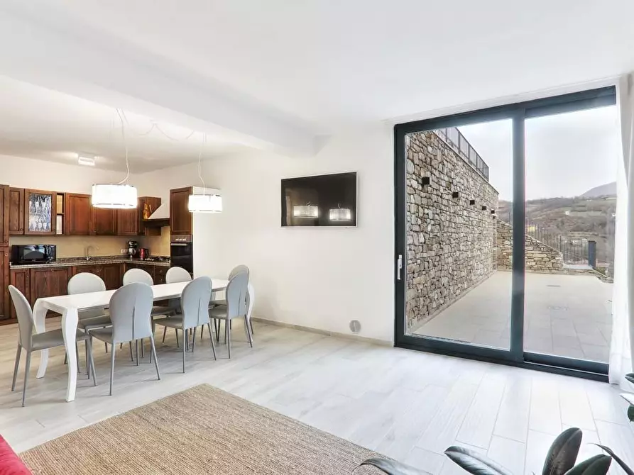 Immagine 8 di Villa in vendita  a Piazza Al Serchio