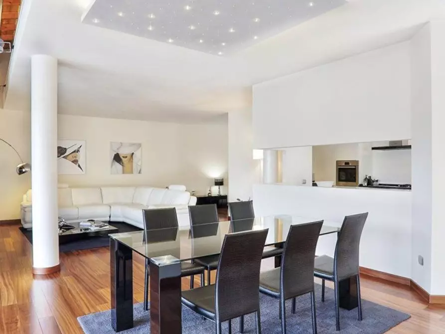 Immagine 28 di Villa in vendita  a Piazza Al Serchio