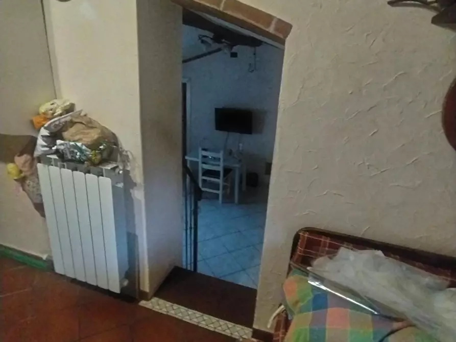 Immagine 9 di Casa semindipendente in vendita  a Massa