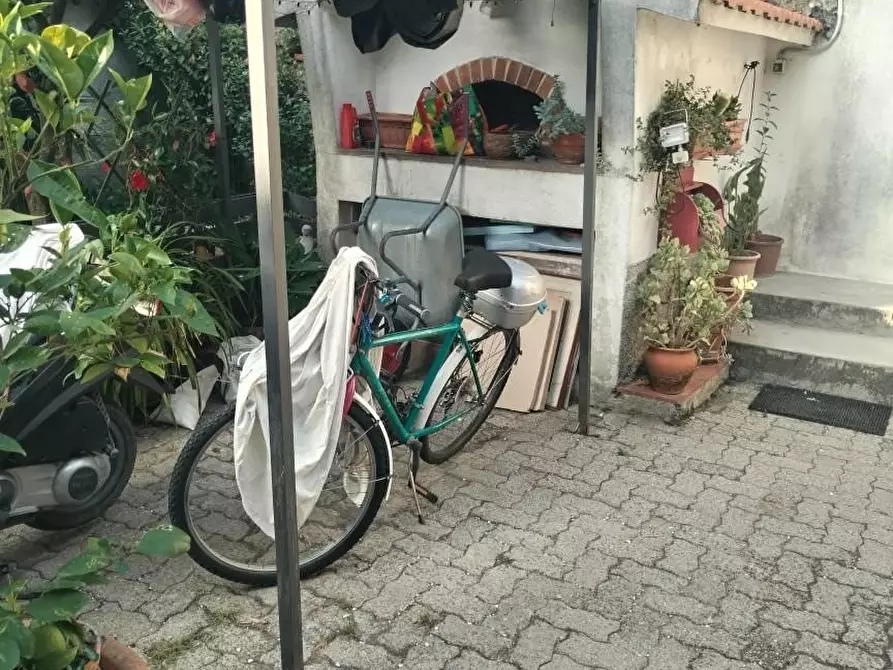 Immagine 6 di Casa semindipendente in vendita  a Massa