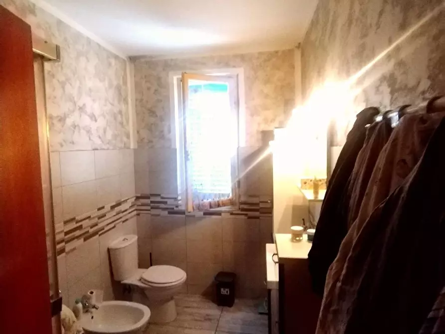 Immagine 5 di Casa semindipendente in vendita  a Massa