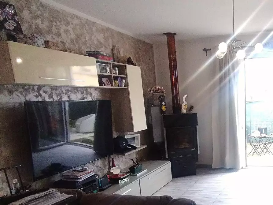 Immagine 2 di Casa semindipendente in vendita  a Massa