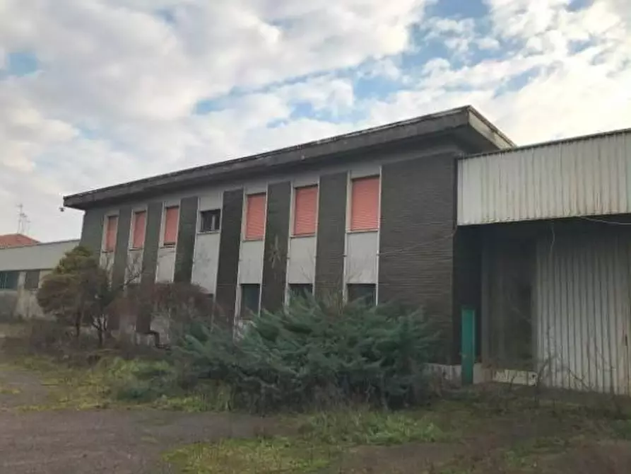 Immagine 2 di Capannone industriale in vendita  a Ossona