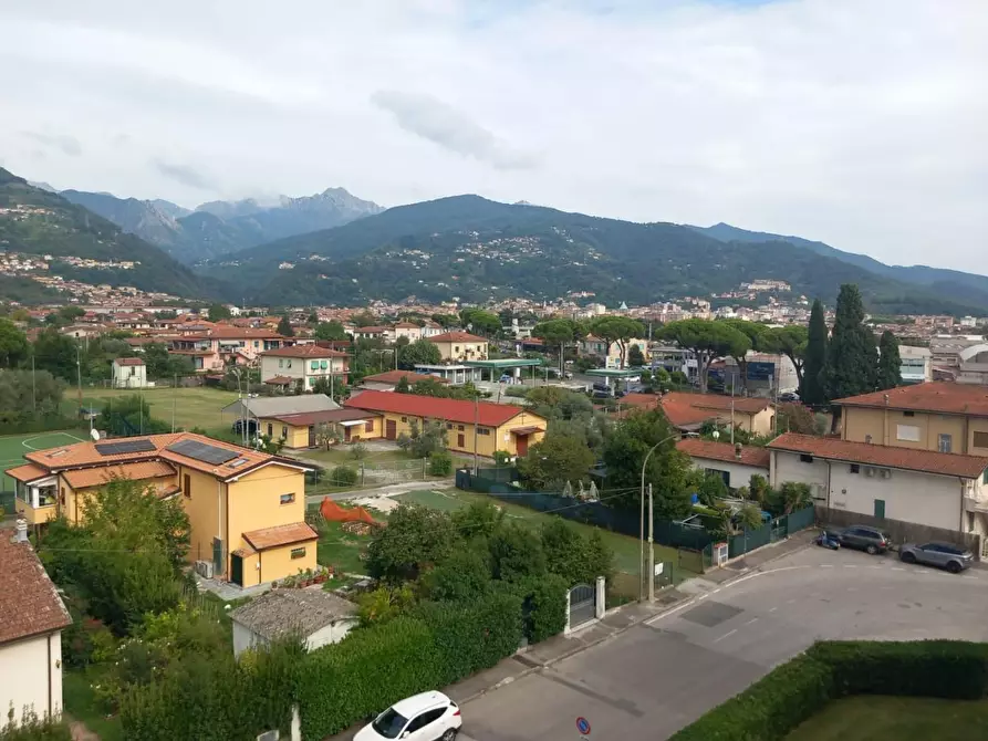 Immagine 12 di Appartamento in vendita  a Massa