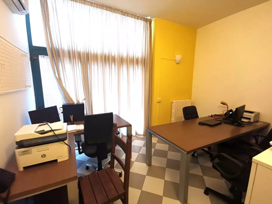 Immagine 9 di Ufficio in vendita  a Fucecchio