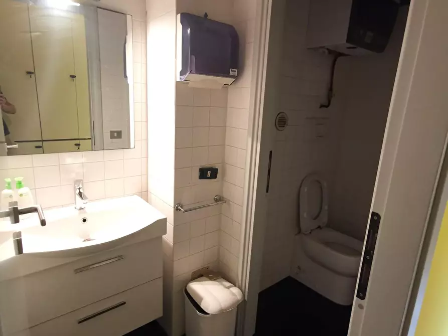 Immagine 12 di Ufficio in vendita  a Fucecchio