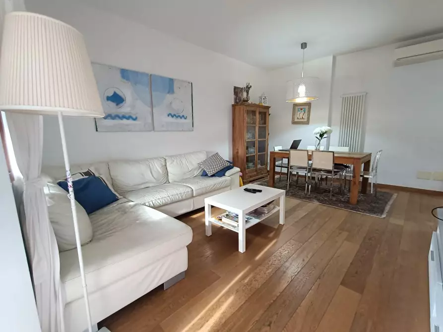 Immagine 11 di Appartamento in vendita  a Carrara