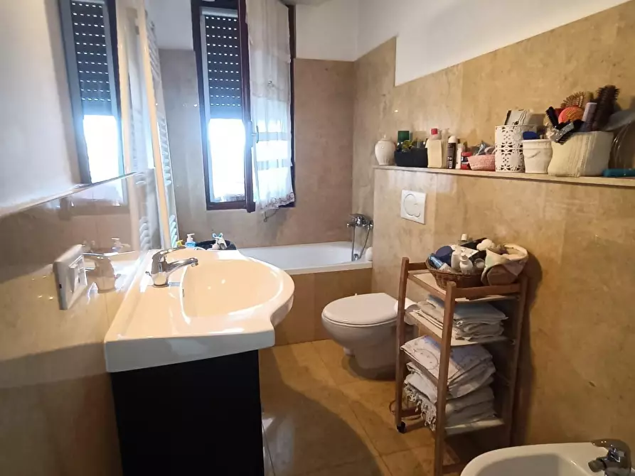 Immagine 22 di Appartamento in vendita  a Carrara