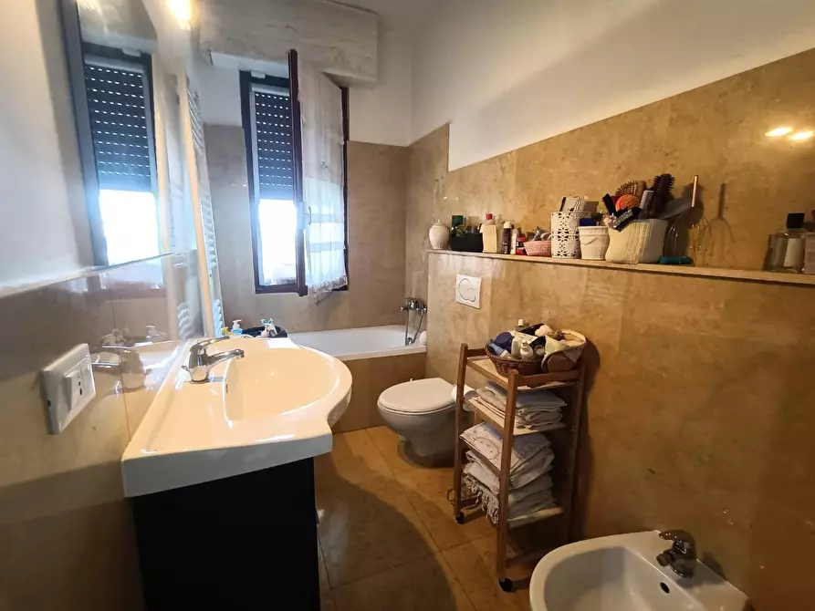 Immagine 6 di Appartamento in vendita  a Carrara