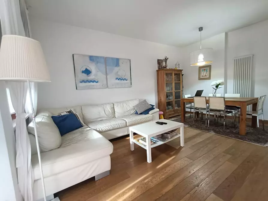 Immagine 4 di Appartamento in vendita  a Carrara