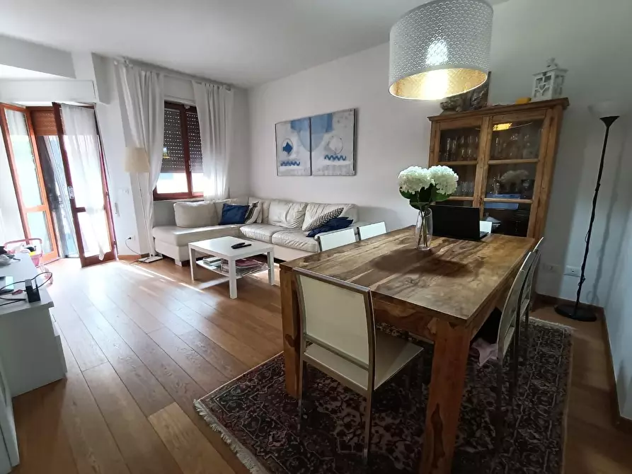 Immagine 1 di Appartamento in vendita  a Carrara