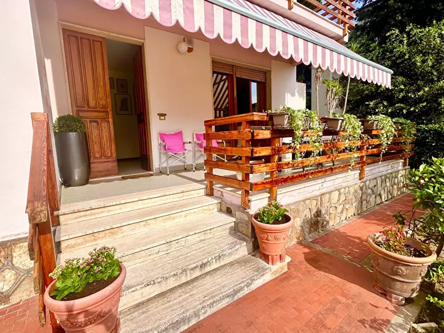 Immagine 1 di Appartamento in vendita  a Pisa