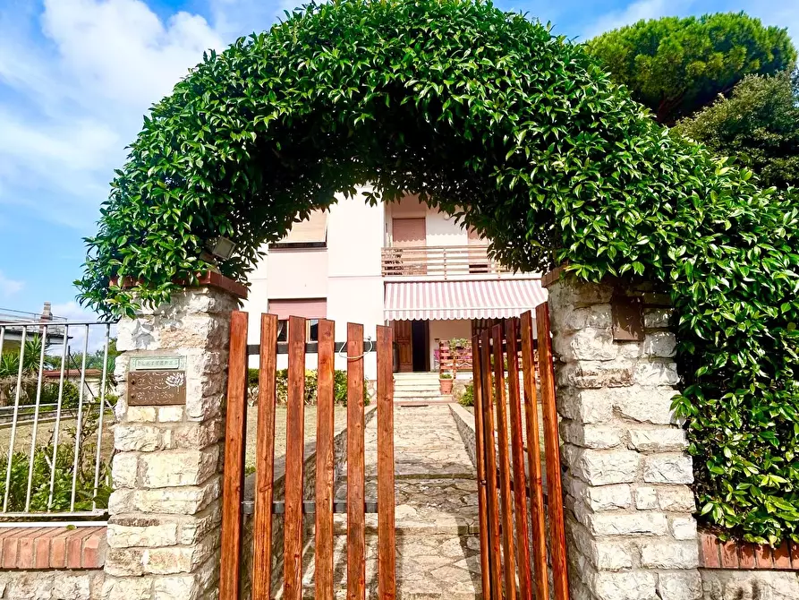 Immagine 2 di Appartamento in vendita  a Pisa