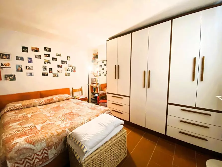 Immagine 31 di Casa colonica in vendita  a Vinci