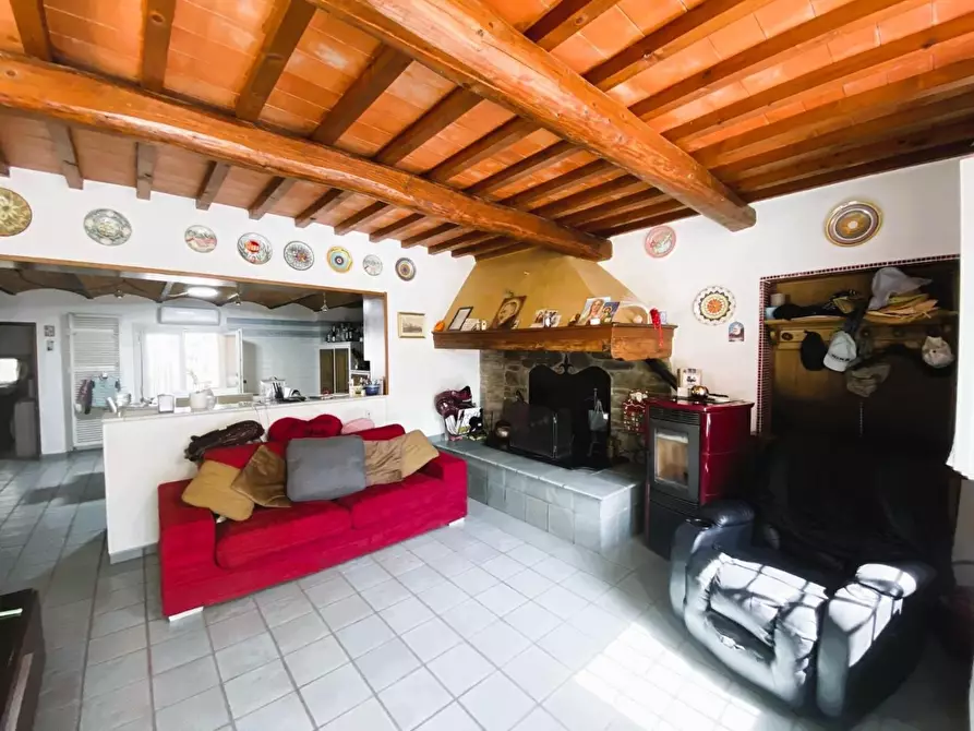 Immagine 15 di Casa colonica in vendita  a Vinci